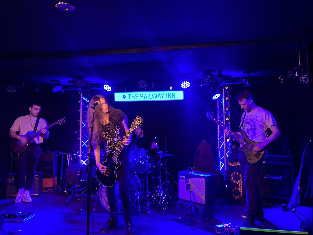 SLane80's tweet photo. Not ‘my usual’ but a lovely evening at @railwaylive topping off my #weirdweek with lovely friends. #guitarheroes #veryweird https://t.co/0cMM8eIUff