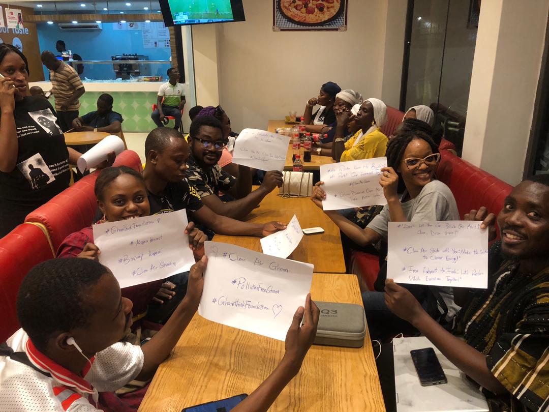 JOtsibah's tweet photo. Had a very fruitful and educative #KasoaKonnect 

Ideas, suggestions, contributions and challenges on how we can improve the quality of air in Ghana. Let's #MaskUp and be a part of the solution. Let's do more of #Treeplanting and indoor #Treeplanting @BarcampKasoa #CleanAirGhana https://t.co/fLZLtkyFwK