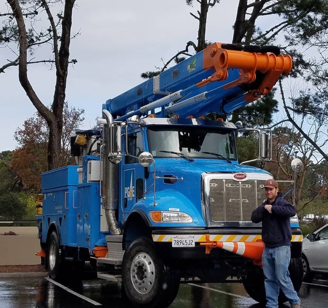 of_preparedness's tweet photo. As the storm clouds part and the sun shines, let's take a moment to express our heartfelt gratitude to the heroes who worked tirelessly during this wild winter week. To the PG&amp;E crews, police, fire, public works, tree crews, volunteers, and library services – ​THANK YOU! 💚 https://t.co/j2wR1LbOOc