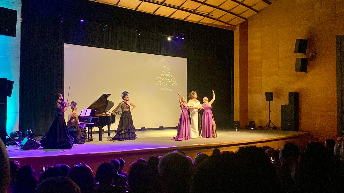 Valquiria Teatro tweet media
