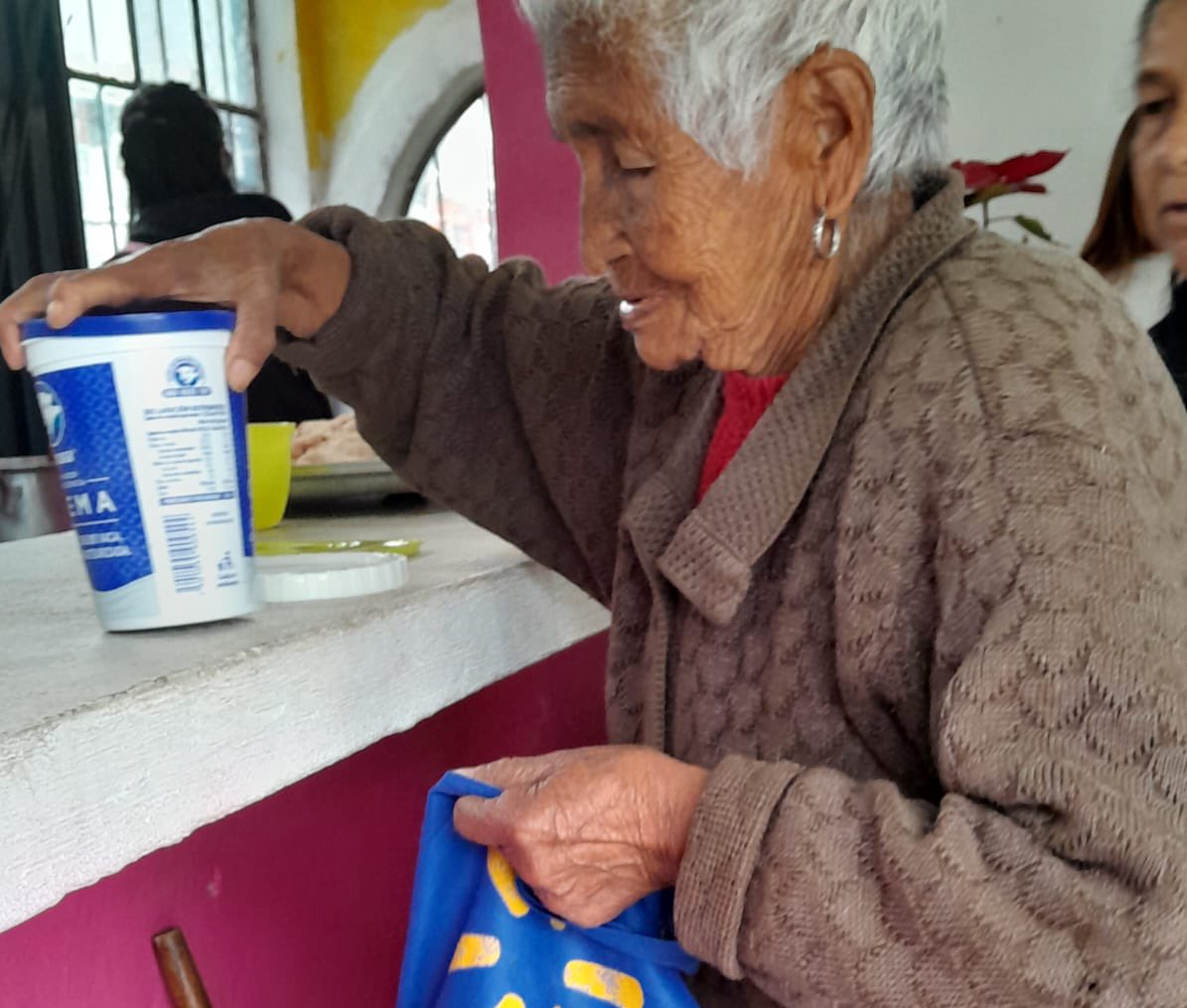 De lunes a viernes, el comedor comunitario entrega más de 100 raciones de comida rica, calientita y nutritiva, a un muy bajo costo, gracias a los donativos que nuestras <a href="/LMadrinas/">Las Madrinas</a> brindan en pro de los sectores vulnerables de #Xochimilco #CDMX