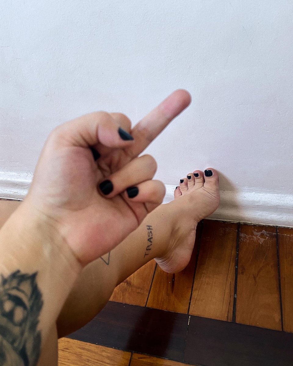 GoddessGMajid's tweet photo. 🚨 LEIA 🚨

• Calabouço da Deusa Gabi Majid • 

Canil Aberto!
- chamar na dm para mais informações.
(tributo inicial de R$100)

Disponível para:
• áudio fetichista
• áudio de humilhação
• reembolsos
• drenagem

Grupo VIP de Podolatria por R$35/mês 
🔑https://t.co/etJBqE83RL https://t.co/i96whKw0Fm