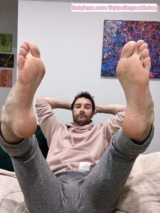 When your Step Dad happens to have incredible soles &amp; confronts you about your foot fetish... https://t