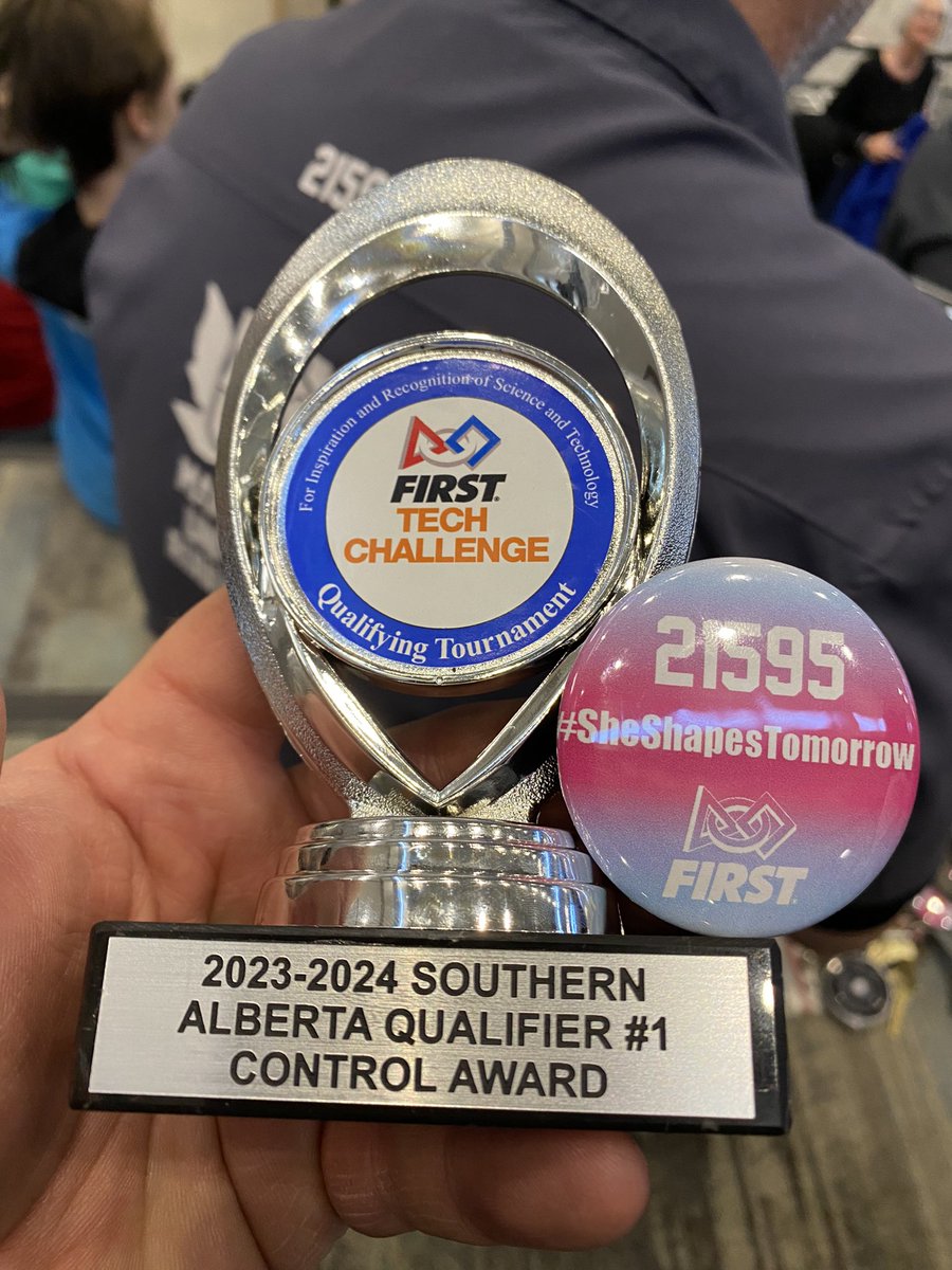 So proud of 21595 Women’s Division for their run in the @FTCAlberta Southern Alberta Qualifier #1 today. Congrats on winning the Control Award! #SheShapesTomorrow #womeninSTEM @MandelaUnited #flyingwiththesquadron
