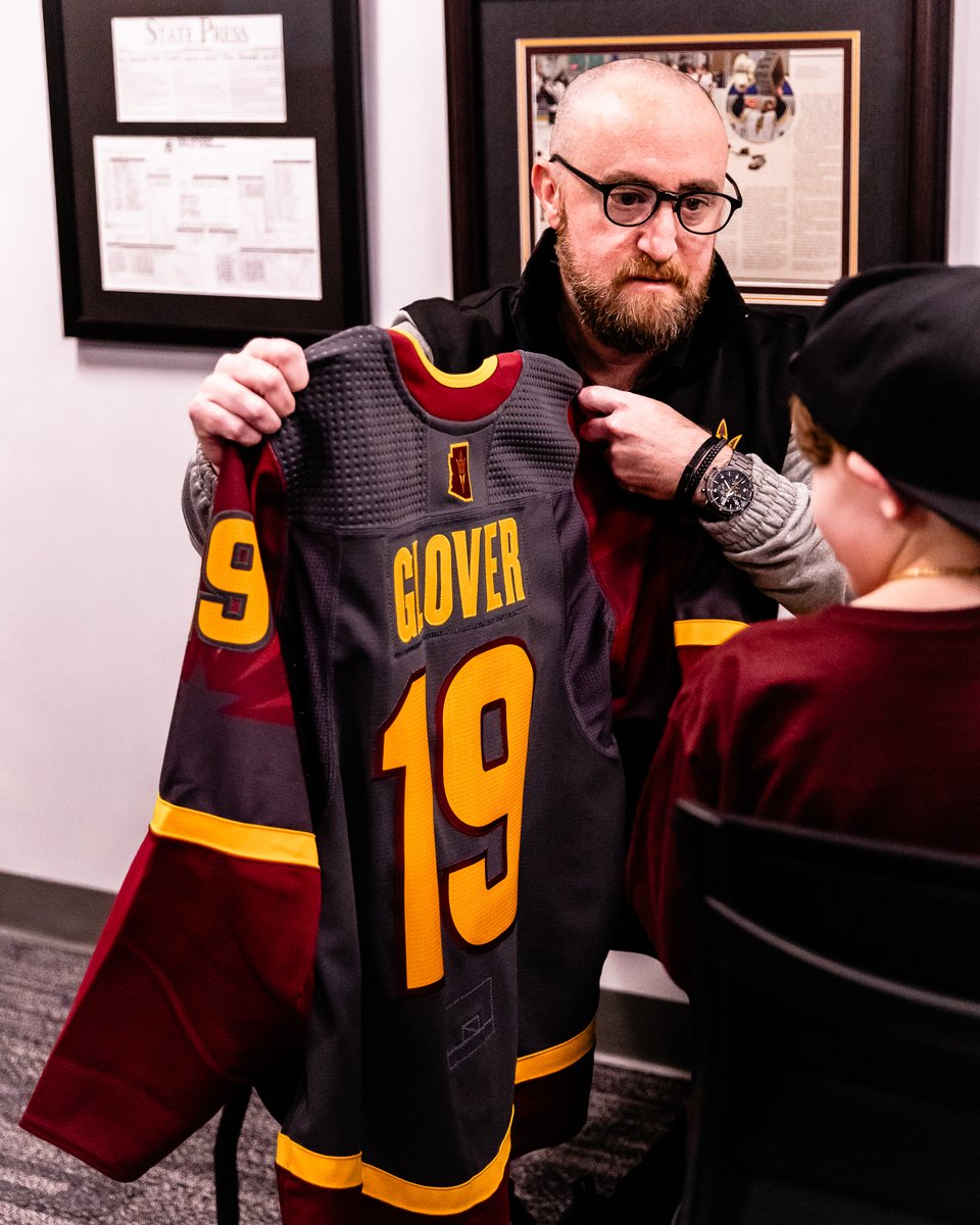 We made a pregame signing and welcome Jaxson Glover to the Sun Devil Hockey Family ✍️ #BeTheTradition