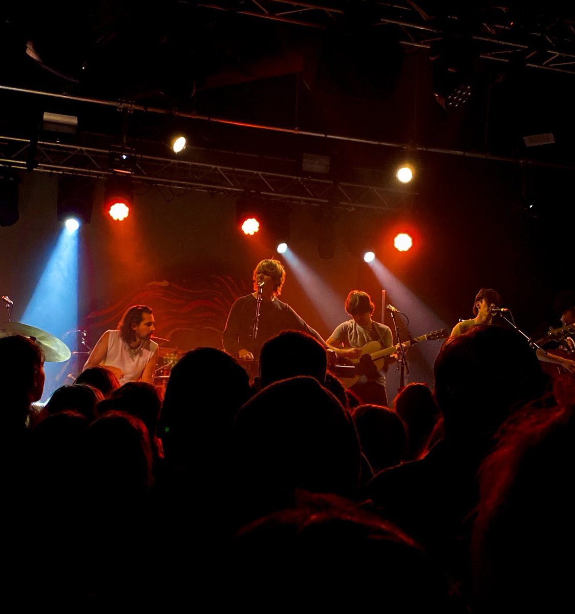 zurizzlewizzle's tweet photo. now the tourโs ended, i just wanna say a huge thanks to james, the band, soft launch, lexie, & all the friends i made from it. thisโll probably turn into a thread of happy rants & pics/vids tbh lol, but genuinely tysm to everyone involved and we all love u james!! <3 #AWTYTour https://t.co/FYv4bBloAl