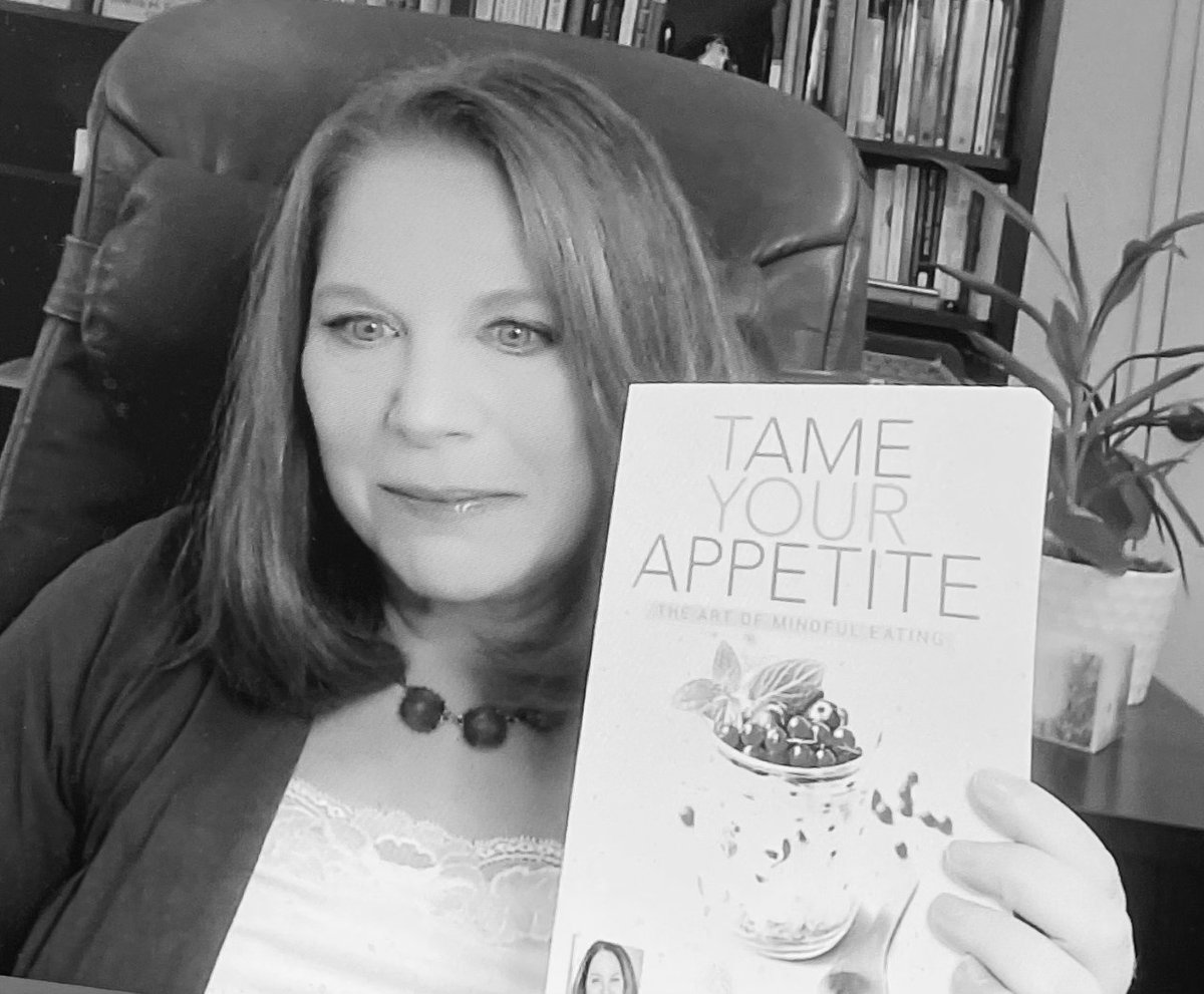 Check out Dr. Sheila's What Well Women Want interview about #mindfuleating @wellwomencoaching on Saturday Feb 10th!  links below #tameyourappetite #mindfulness #nondiet @tameyourappetite @TVGuestepert) ow.ly/uvXU50Ppv5r ow.ly/3YFL50Ppv5t ow.ly/Ewk450Ppv5A