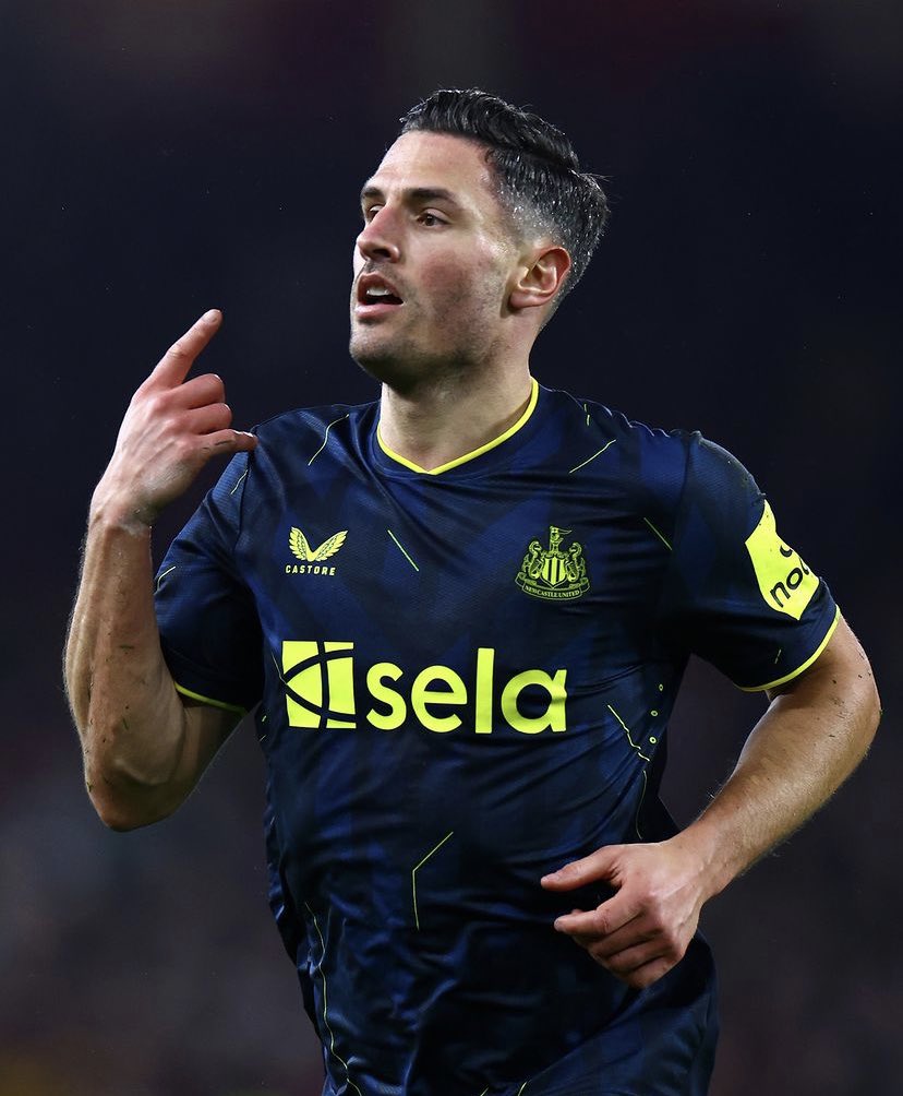 Fabian Schar has the same number Premier League goals this season as…

James Maddison
Bruno Fernandes 
Dominik Szoboszlai
Kaoru Mitoma 
Cody Gakpo
Brennan Johnson

Not bad for a centre-back who cost three million pounds. 
#NUFC 🇨🇭✔️