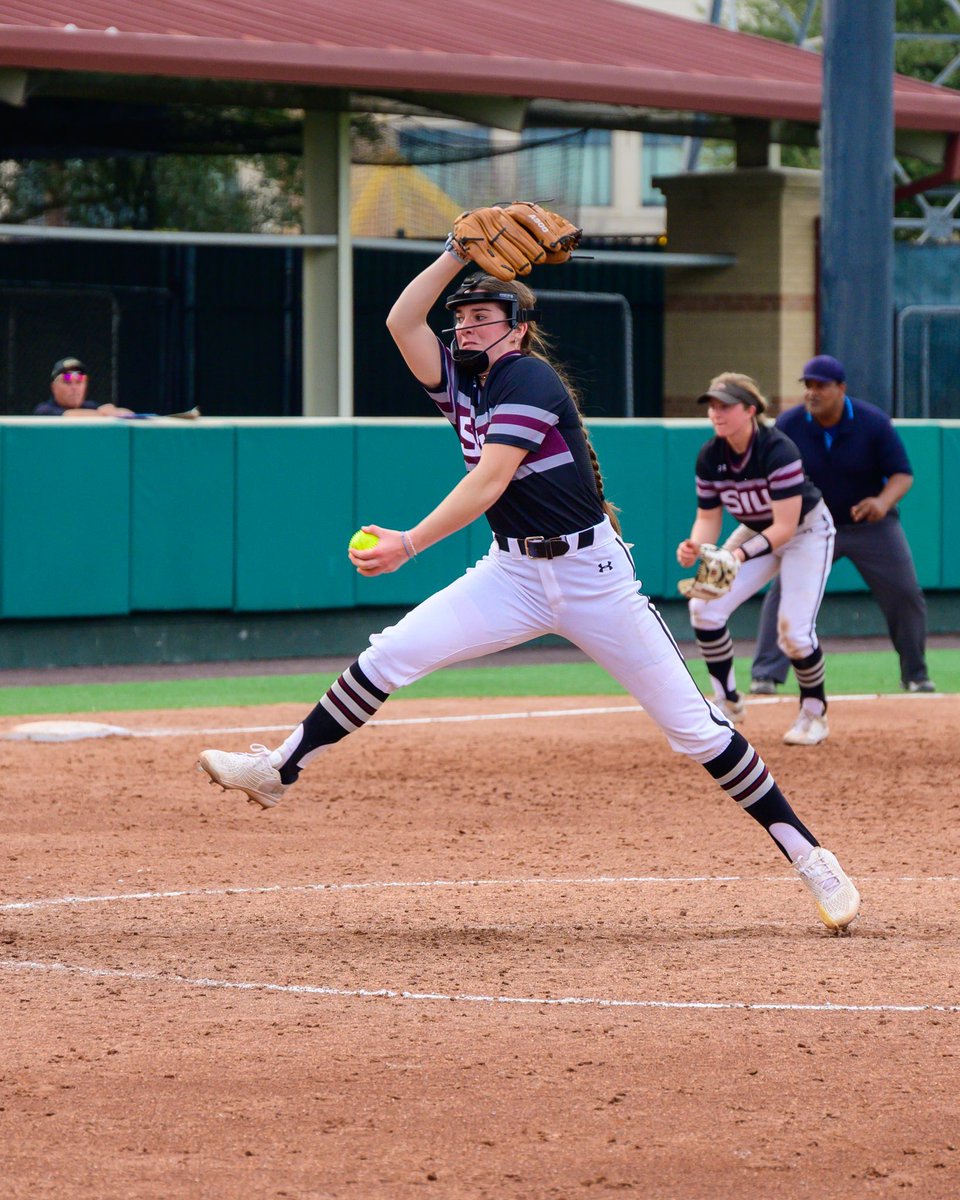 Throwing the first seven-inning perfect game in program history in your collegiate debut is truly magical. But doing it with your twin sister behind the plate? 

That’s storybook stuff. 

<a href="/SIU_Softball/">Saluki Softball</a> x <a href="/MaddiaG/">maddia groff</a> 

d1softball.com/daily-dozen-fr…