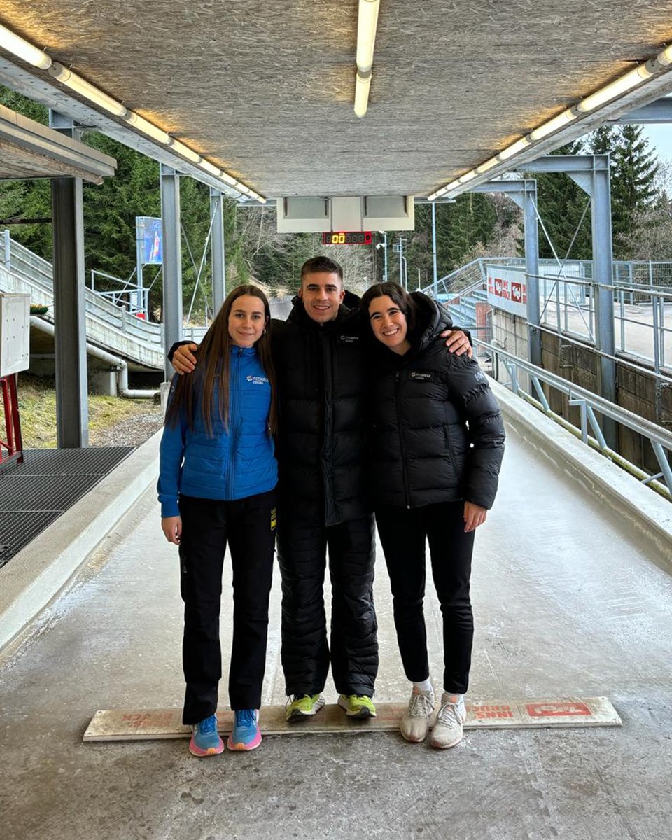 El #skeletonESP 🛷 completa dos Copas de Europa de Innsbruck 🇦🇹

👉🏻 Clara Aznar 1️⃣7️⃣ & 1️⃣6️⃣
👉🏻 Ana Torres-Quevedo 2️⃣3️⃣ & 2️⃣0️⃣

👉🏻 Eloy Fernández 1️⃣9️⃣ & 2️⃣9️⃣

✅ ¡Gran trabajo equipo!

#viveelhielo #skeleton #ready2slide