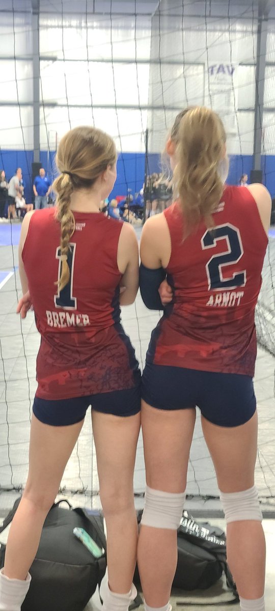 ArnotScarlett's tweet photo. Thing 1 and Thing 2
#tournamentweekends
#Molten14s
@AustinJuniors https://t.co/2qNqRvF1EU