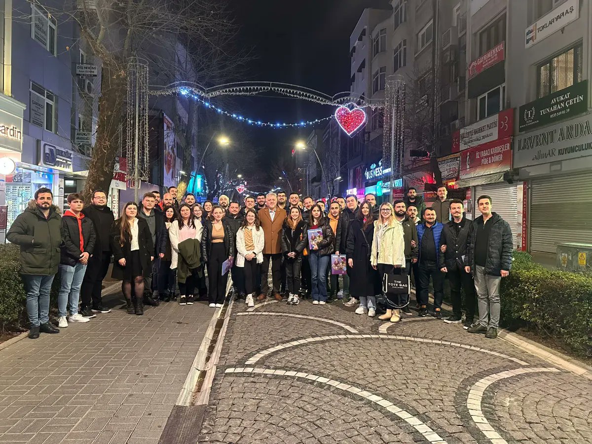 GerenliMurat's tweet photo. Ümidimiz gençlikte! 😊 #tamyolileri https://t.co/vpxOpeaorm