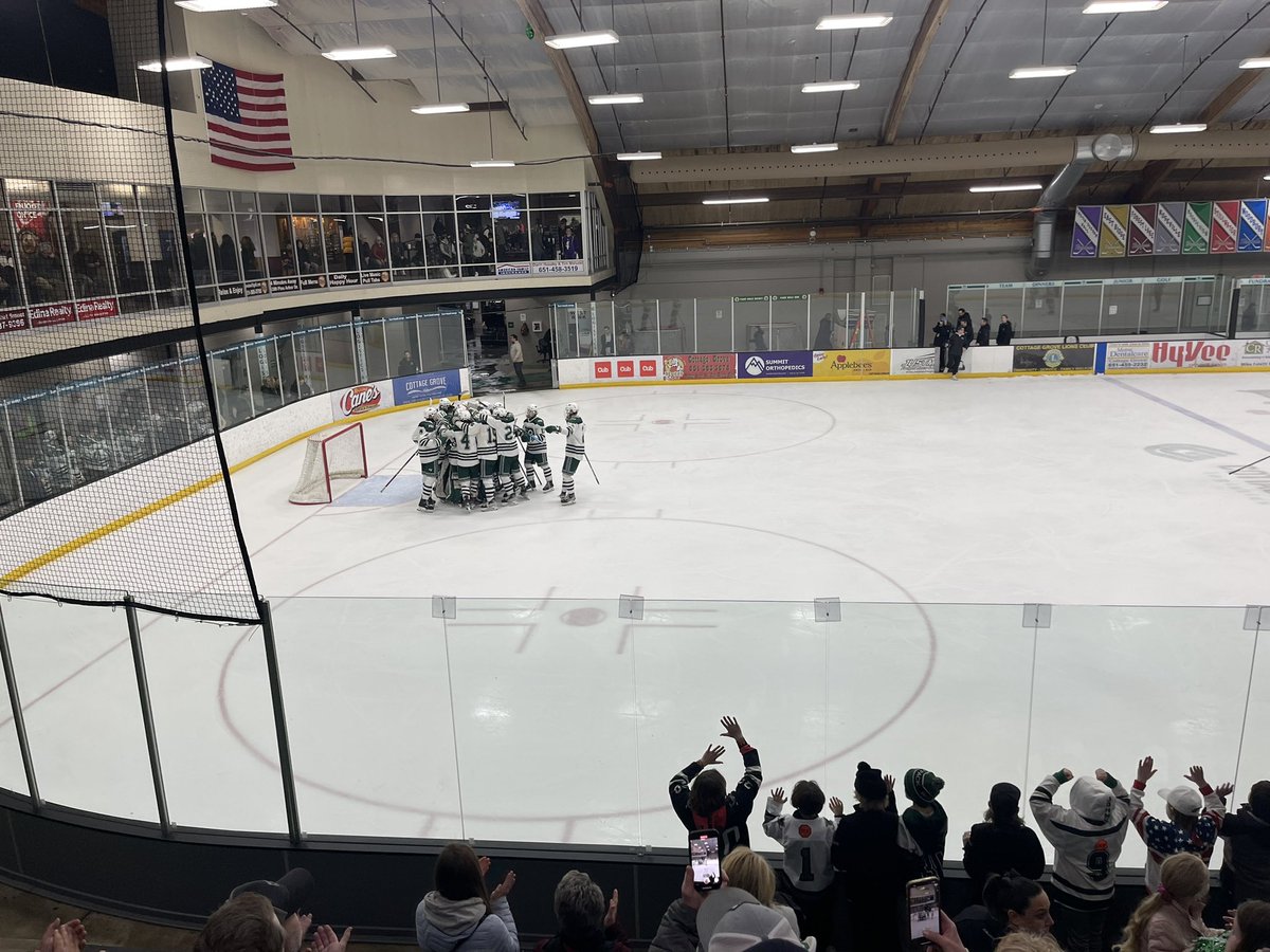 CoachSalay's tweet photo. Very impressive @phshockeyboostr squad-from what I see, can beat anyone in the state! Fun watching former players/students get a W over WBL. Legendary performance by @JackRudh10 4 goals/Natty hatty 🏒🏒🏒🏒 #RoadToTheX 👀 https://t.co/YgcfRLictx