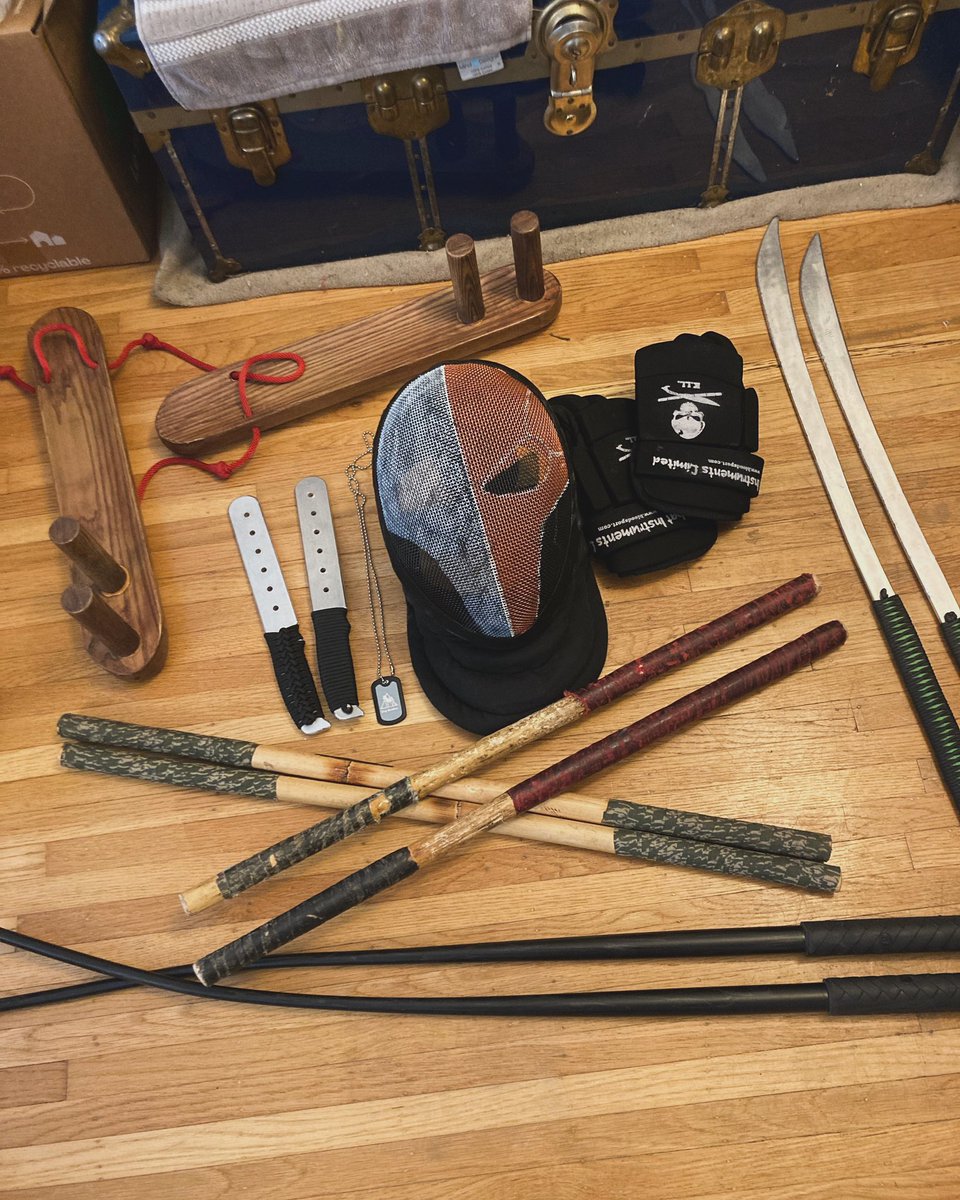 MarioLoubert's tweet photo. Two hours until the Canadian Dog Brothers Gathering of the Pack. I’m actually feeling a bit of jitters for the first time in years. #hcthc #dogbrothersmartialarts #stickfighting ##dumbpeopledoingdumbthings https://t.co/pmuYzNlzZr