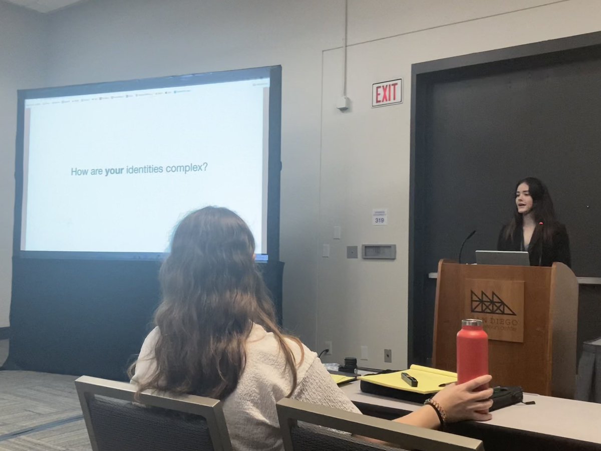 @TrysLoustau finds that identity complexity (belonging to diverging social groups) mitigates intergroup bias! Other approaches deemphasize conflicting identities to reduce bias. But that’s not always possible—and this work shows SIC can leverage these identity for social good!