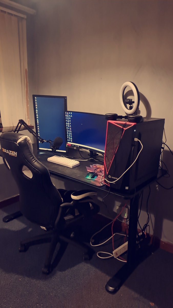 _Grinners_'s tweet photo. Twitter rate my setup https://t.co/30rjv2Ox4c