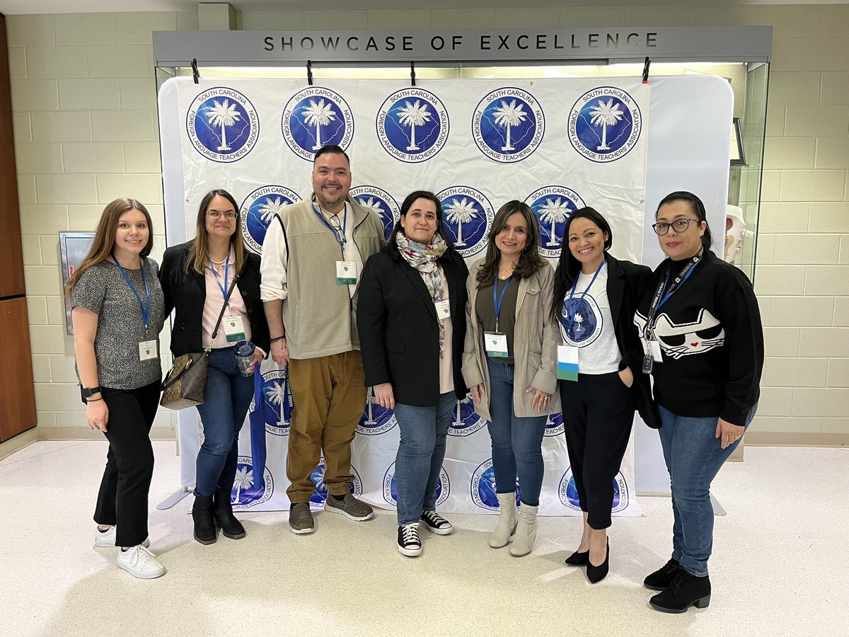 mrsacuna_cr's tweet photo. Well represented WL teachers from @RichlandOne at @SCFLTA #shoutoutforlanguages https://t.co/VVS3OzAmwW