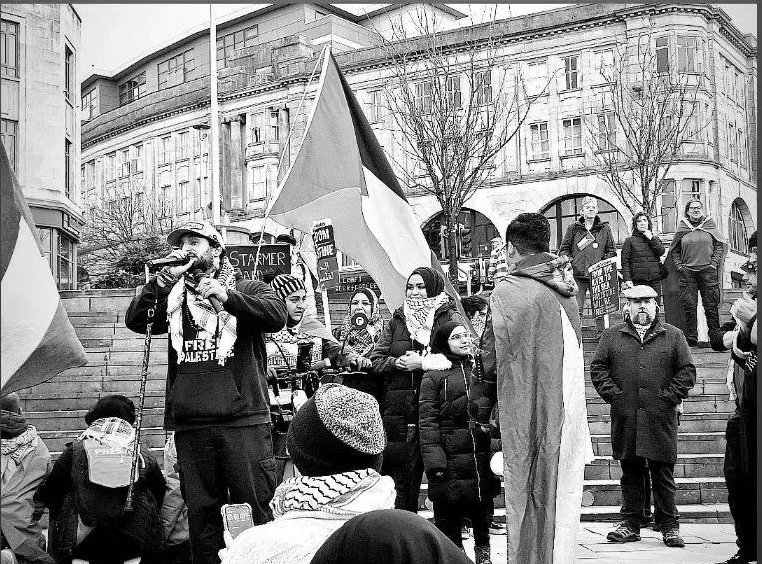 Great turnout in Swansea today to show solidarity with #Gaza and to call for a #CeasefireNOW. <a href="/Sioned_W/">Sioned Williams AS/MS 🏴󠁧󠁢󠁷󠁬󠁳󠁿</a> spoke brilliantly about <a href="/Plaid_Cymru/">Plaid Cymru 🏴󠁧󠁢󠁷󠁬󠁳󠁿</a>'s ceasefire motion in the Senedd and our commitment to peace. 
Diolch i Abertawe am ddangos cefnogaeth i Gaza heddiw.