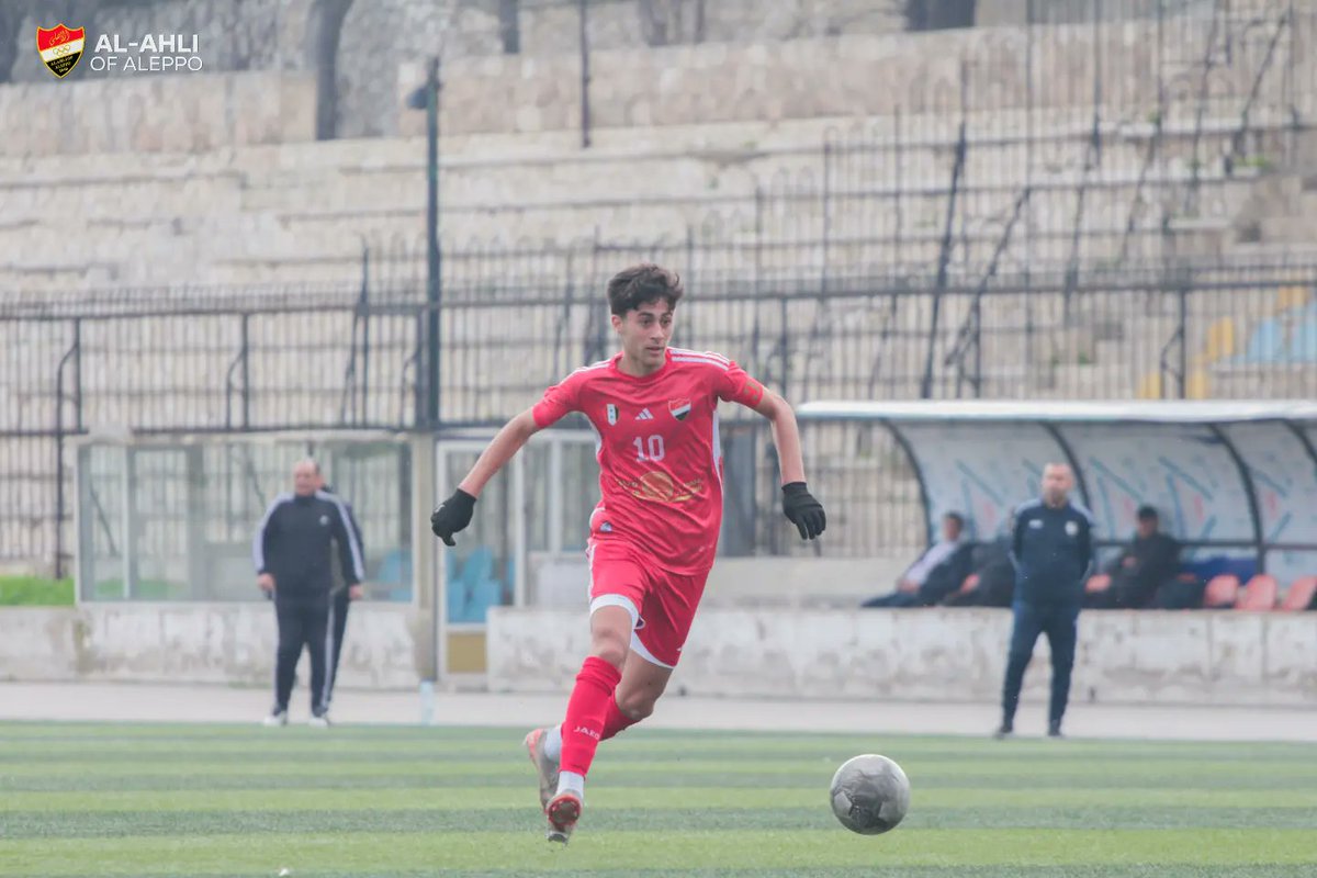 AlittihadSyria's tweet photo. 🟥 الأهلي 7️⃣ 🆚 الجزيرة 0️⃣ ⬜
🔴 سجل لفريقنا :
⚽حمزة حج ديبو
⚽⚽محمود العمر
⚽⚽ رشيد بلو
⚽محمد غنام
⚽مضر الجاسم
🎬 | لقطات من لقاء اليوم من ملعب السابع من نيسان ⚽️🏟️|
🟥#ASCMEDIA | #SPL #WEEK_9 https://t.co/YNnYIZVq6P