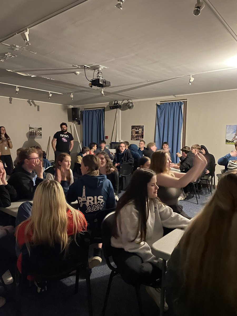 SVSMFL's tweet photo. Ending the day with a quiz and testing our knowledge of French and France #svs #GCSEfrench #schooltrip https://t.co/f1rHH8tX6h