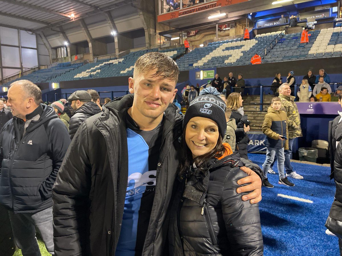 Brilliant to see <a href="/Cardiff_Rugby/">Cardiff Rugby</a> <a href="/_alexmann/">Alex Mann</a> score his second try in two games #bigfuture #engvwal