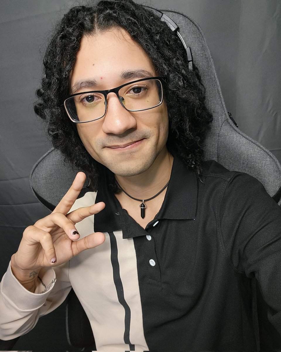 Casting the Heartsteel Cup today with @Nekkra @Boopasaurusrex @ThatsAdmirable and with @LemonKiwi_ as host! Starting with the pre-show in 10 minutes! Twitchtv/Teamfighttactics