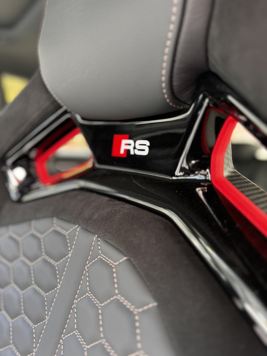 arigoletti's tweet photo. El #RSQ3 de @AudideMexico con motor de cinco cilindros es un clásico moderno. El 2.5 TFSI con 294 kW (400 HP) consume ahora un poco más de un 17 por ciento más de potencia que antes con una cilindrada de 2.480 cc…#fantastico #deportivo #potente @formulautotrend https://t.co/Sjq6vUvZxS