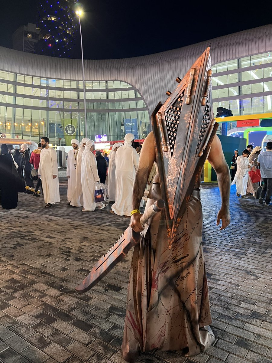 purplekiwy's tweet photo. he doesn’t know my steam account is called daddy pyramid head 🚶🏻‍♀️ https://t.co/FtyUojXgFs