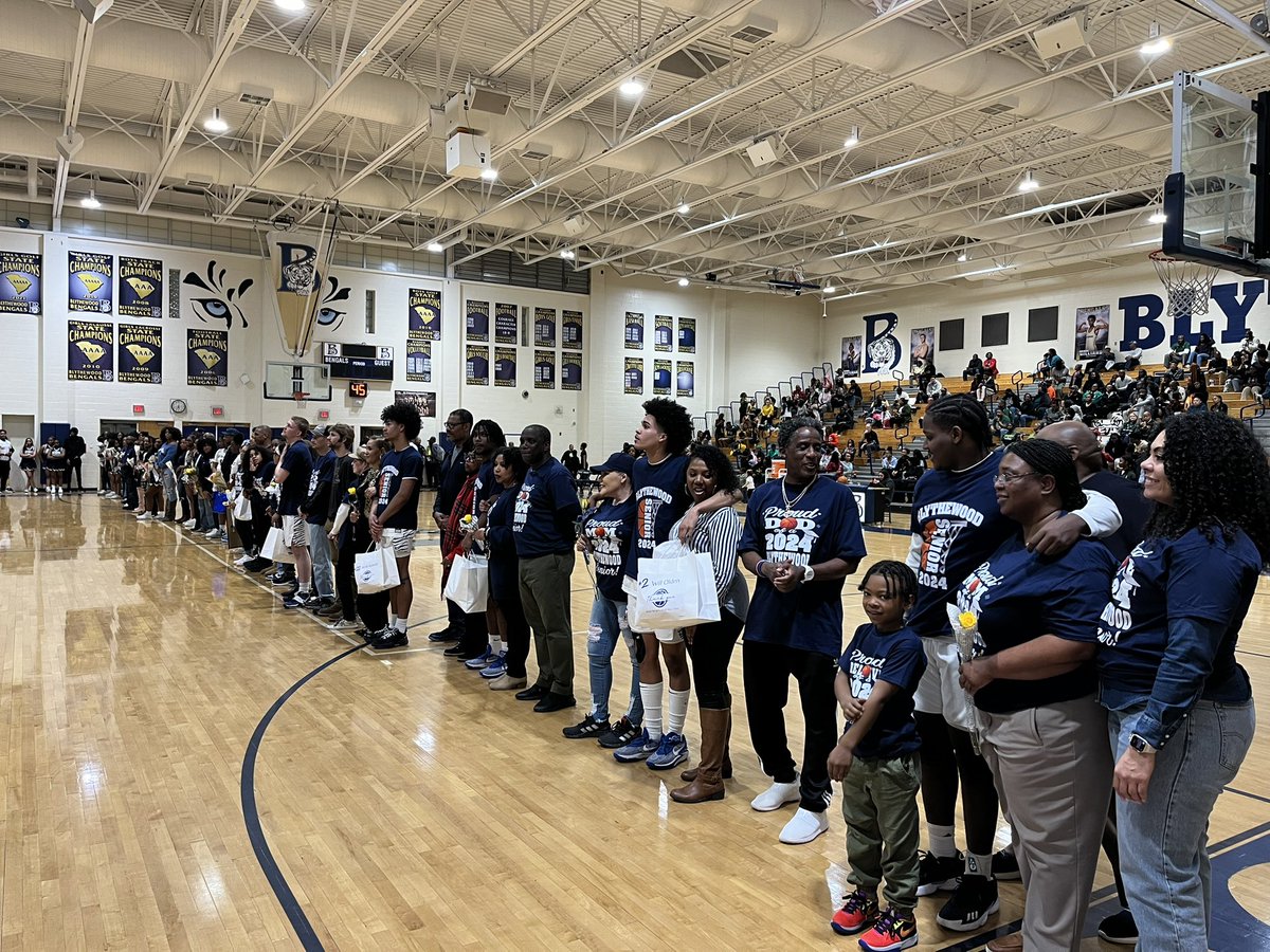 Thank you Seniors @BLYTHEWOODCHEER @BlythewoodBBall @ladybengalsbb1 !!! Thank you for being the change, building relationships, and being 1 Proud Bengal @BlythewoodHigh !!! #LeagueOfTheirOwn #WeAre….