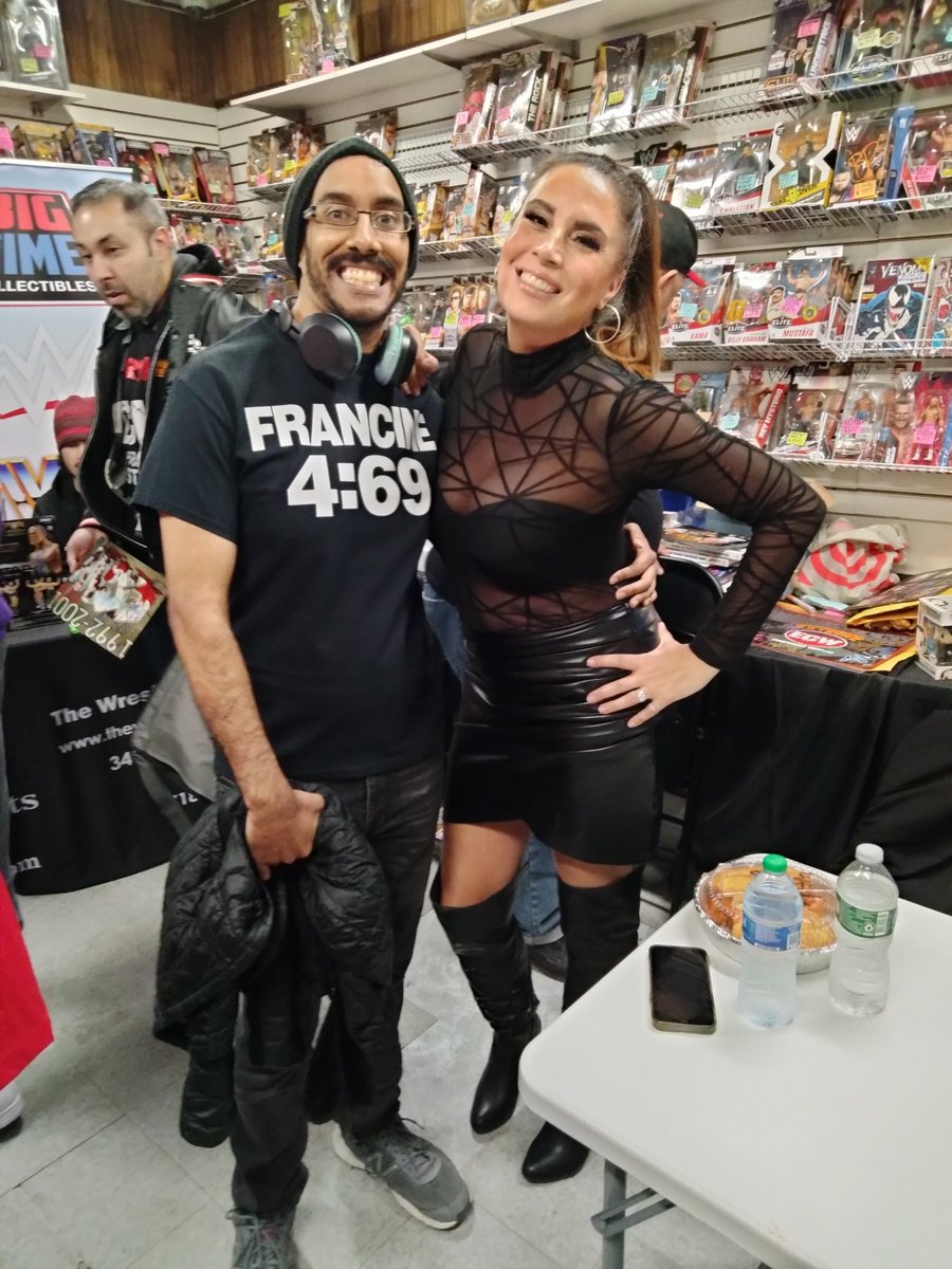 2022 again in 2024, it's always a pleasure to see the queen of extreme @ECWDivaFrancine , hope to see you again in the near future.
#ECW #queenofextreme #thewrestlinguniverse