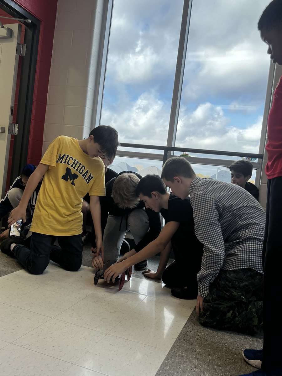 msrpontes's tweet photo. Thrilled to see the Grade 8s harnessing their understanding of simple machines to build impressive mousetrap cars! 🚗 Their dedication and problem-solving skills were evident in this challenging yet rewarding project. #STEMeducation #HandsOnLearning https://t.co/rSmu5pebmo