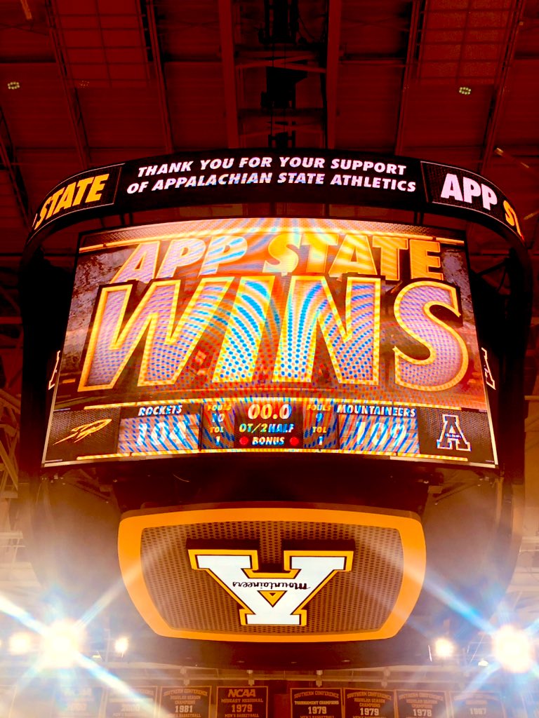 ASUTomNerad's tweet photo. Toledo found out! #AppWins #TakeTheStairs #DefendHolmes https://t.co/FsGufNfnwc