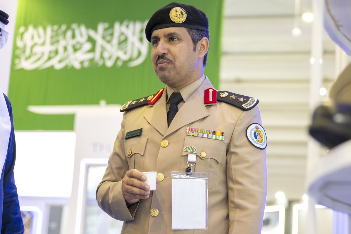 AlmohyaMohammed's tweet photo. من الشخصيات الأمنية الشابة التي تحظى بتقدير الوسط الإعلامي وتتمتع بمهنية عالية العقيد مسفر بن غنام القريني مدير ادارة الإعلام والمتحدث بإسم حرس الحدود . https://t.co/litgARr86l