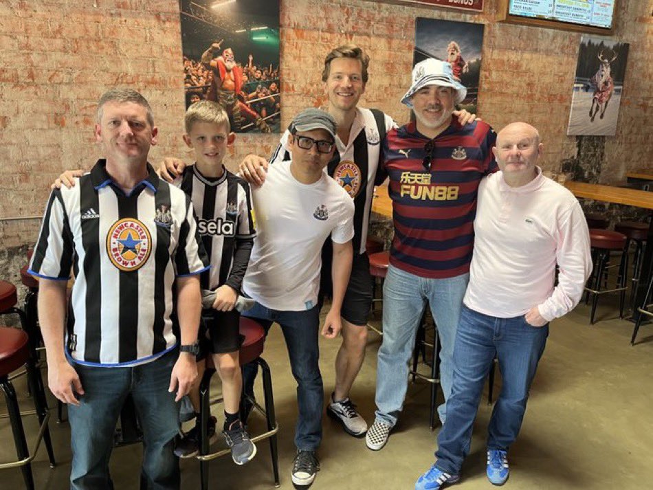 SanDiegoMags's tweet image. Great result, nice to have @johnbdavo join us on his holiday from back home. Rains stopped, suns out, lovely start to the weekend. Have a good one wherever you may be. #nufc #NewcastleUnited #NOTNEW