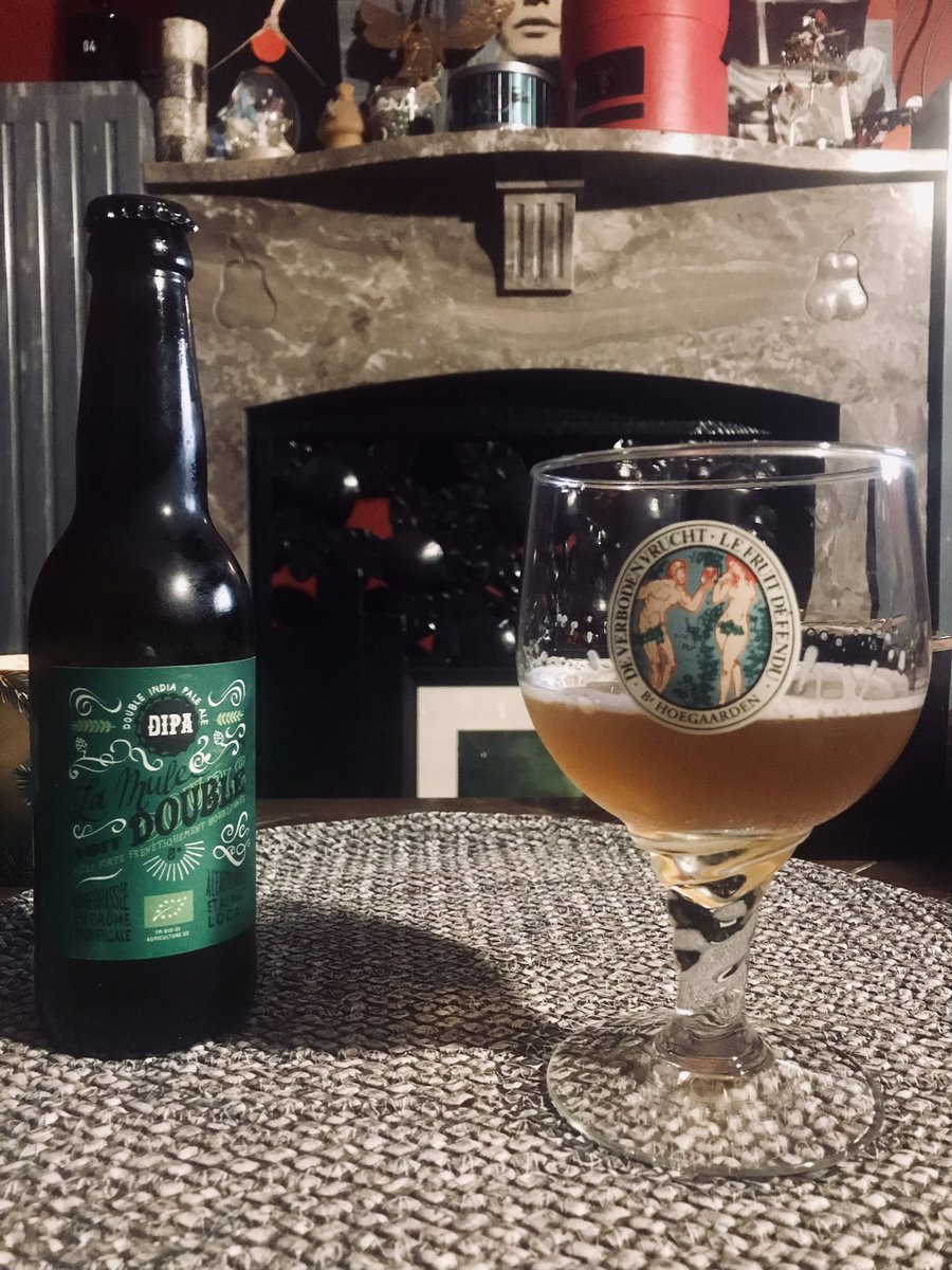 EveFlament's tweet photo. Enfin une soirée à la maison. Envie de gaufres ! 😋 La mule voit double et moi triple au moins 😵‍💫 Si vous passez par le Poët Laval, un des + beaux villages de France, visitez la brasserie de La vieille mule #Bière #Drôme #Pompette #AuLit https://t.co/ACp8dieb5T