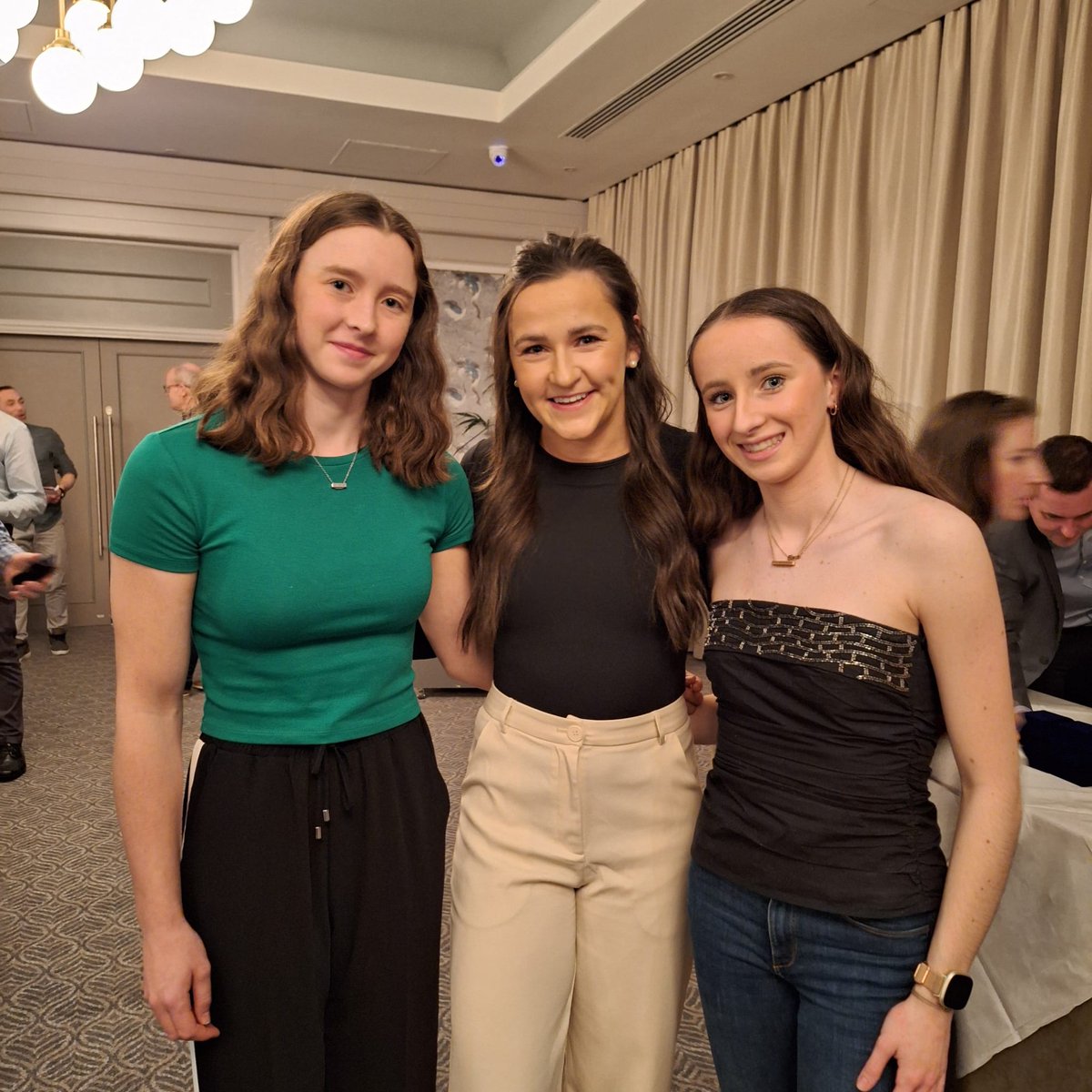 LeevaleAC's tweet photo. Huge congrats to Sophie Mulcahy and Elena O'Sullivan awarded an Aspiring Young Athlete Bursary from #corkathletics last night at the Kingsley Hotel. https://t.co/lgVhZtgxD0