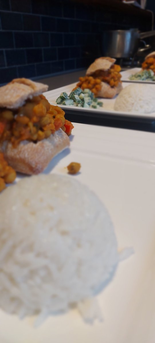 FreeRangeChalet's tweet image. VEGAN WEEK

We're absolutely delighted to have been asked to cater for a Vegan group on their Family Ski Holiday this week.

Here's a taster of Day 1

Tomato Soup, Bunny Chow, Chocolate Mousse.

Let us know if you want the recipes.

#Vegan #VeganFood #FamilySki #WinterHoliday