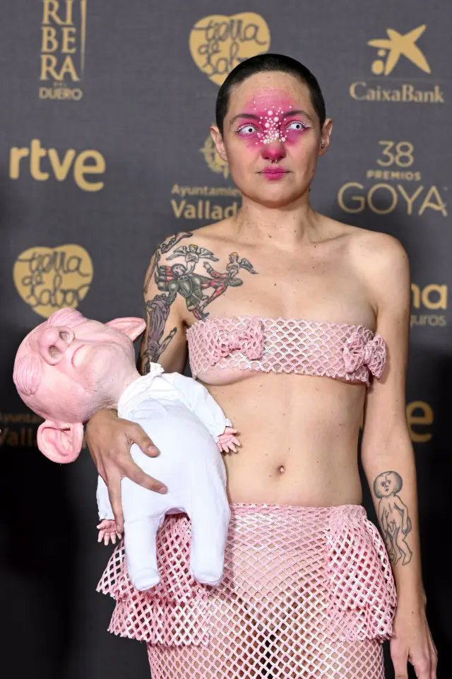 toooeater's tweet photo. Me parece una falta de respeto enorme que Pablo Motos se quede dormido en los #Goya2024 https://t.co/HyKO4aoHnd