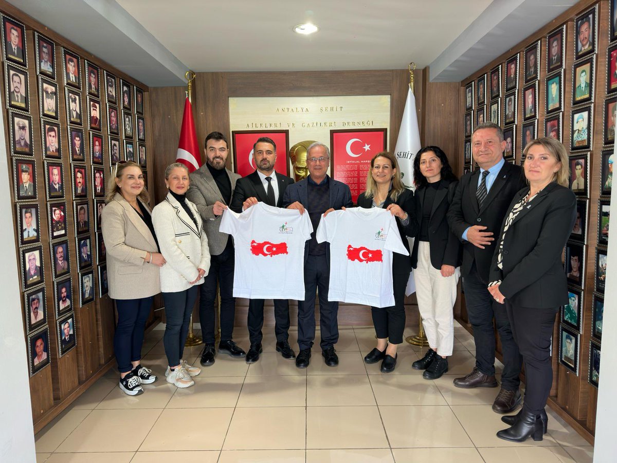 #Konyaaltı Bld. Bşk. Adayımız Sn. <a href="/SafakCelik71/">Şafak Çelik</a> ve #Kepez Bld. Bşk. Adayımız Sn. @emrekarasin_  Ant. Şehit ve Gazi Yardım Derneğine ziyarette bulunduk. Dernek Bşk. Sn. Dr. Cengiz Nizam ve yönetimine misafirperverlikleri için teşekkür ederiz.
<a href="/alibabacan/">Ali Babacan</a> <a href="/devapartisi/">DEVA Partisi</a> <a href="/ozlemarlier/">Özlem Arlıer💧</a>