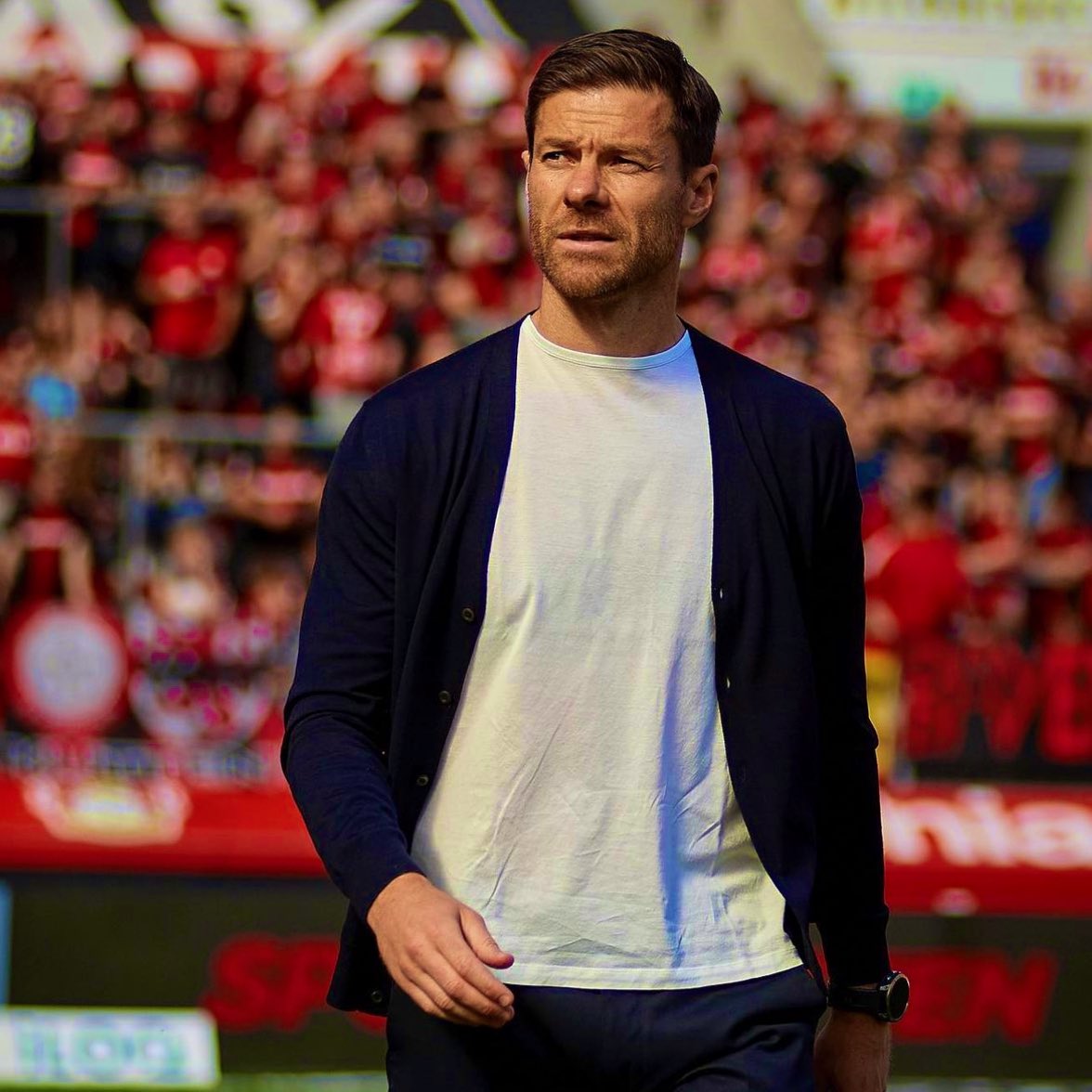 BundesInsider's tweet photo. ✅ Multicampeão como jogador por 3 clubes enormes;
✅ Milionário;
✅ Lindo, alto e gostoso;
✅ Fluente em inglês, espanhol e alemão;
✅ Bem casado e romântico;
✅ Técnico fantástico;
✅ Muito educado com todos;
✅ Bem vestido/estiloso.

ELE É O DONO DA MATRIX. https://t.co/7M7cPzKyWd
