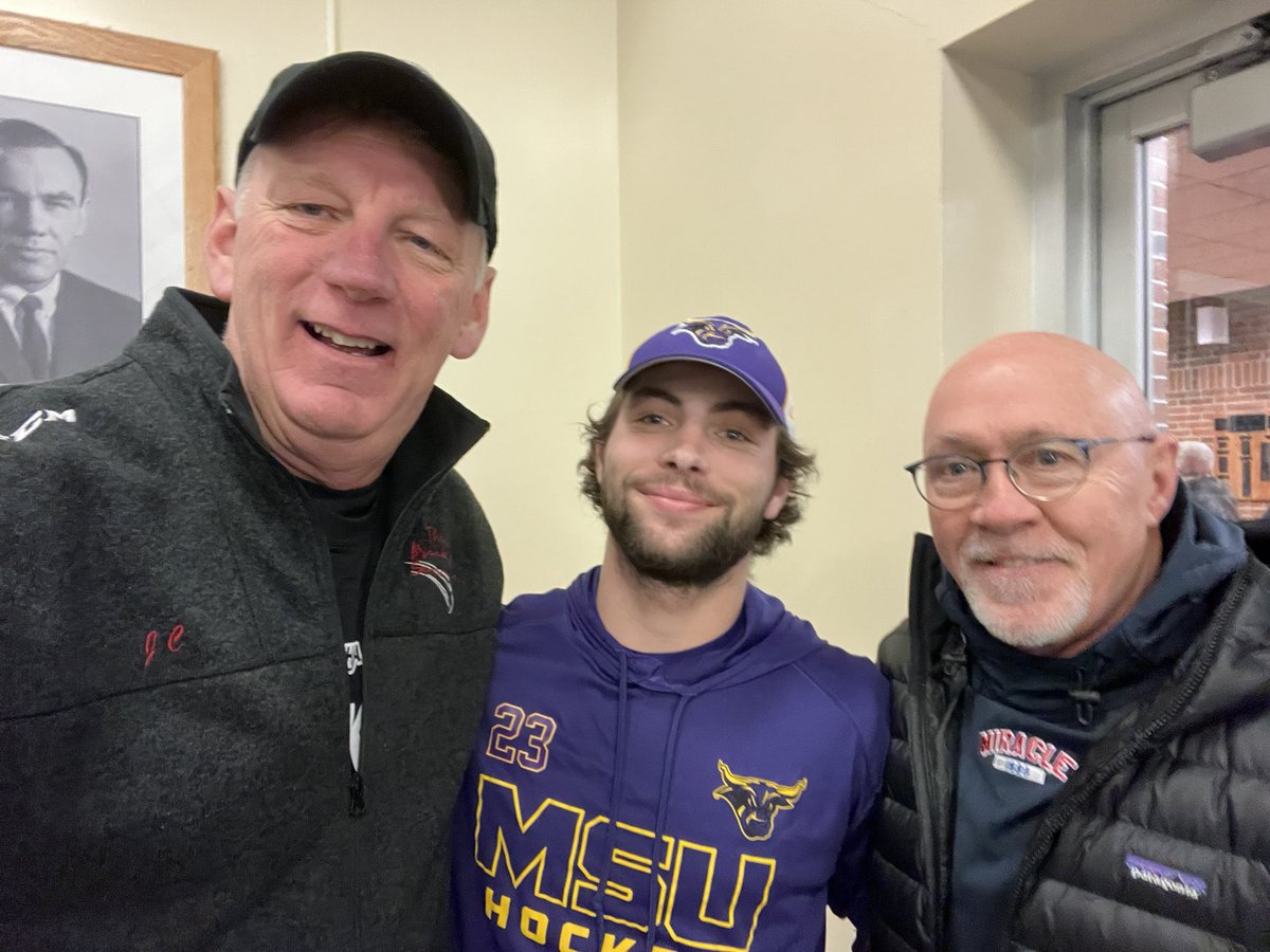 JC and Mogey got to say hi to former TBOS Guest Jordan Steinmetz for his big game tonight against Michigan Tech. 

#chippewafallscardinals #chippewafalls #youthhockey #ccha #minnesotastatehockey