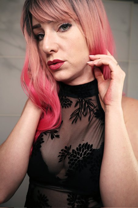 Ich durchdringe deine Barrikaden im Gehirn und setze einen #Trigger; Falle tiefer und tiefer in meine<a href="/tag/femdom"class="tags"><span>#femdom</span></a><a href="/tag/fetisch"class="tags"><span>#fetisch</span></a><a href="/tag/trigger"class="tags"><span>#trigger</span></a><a href="/tag/psydom"class="tags"><span>#psydom</span></a>