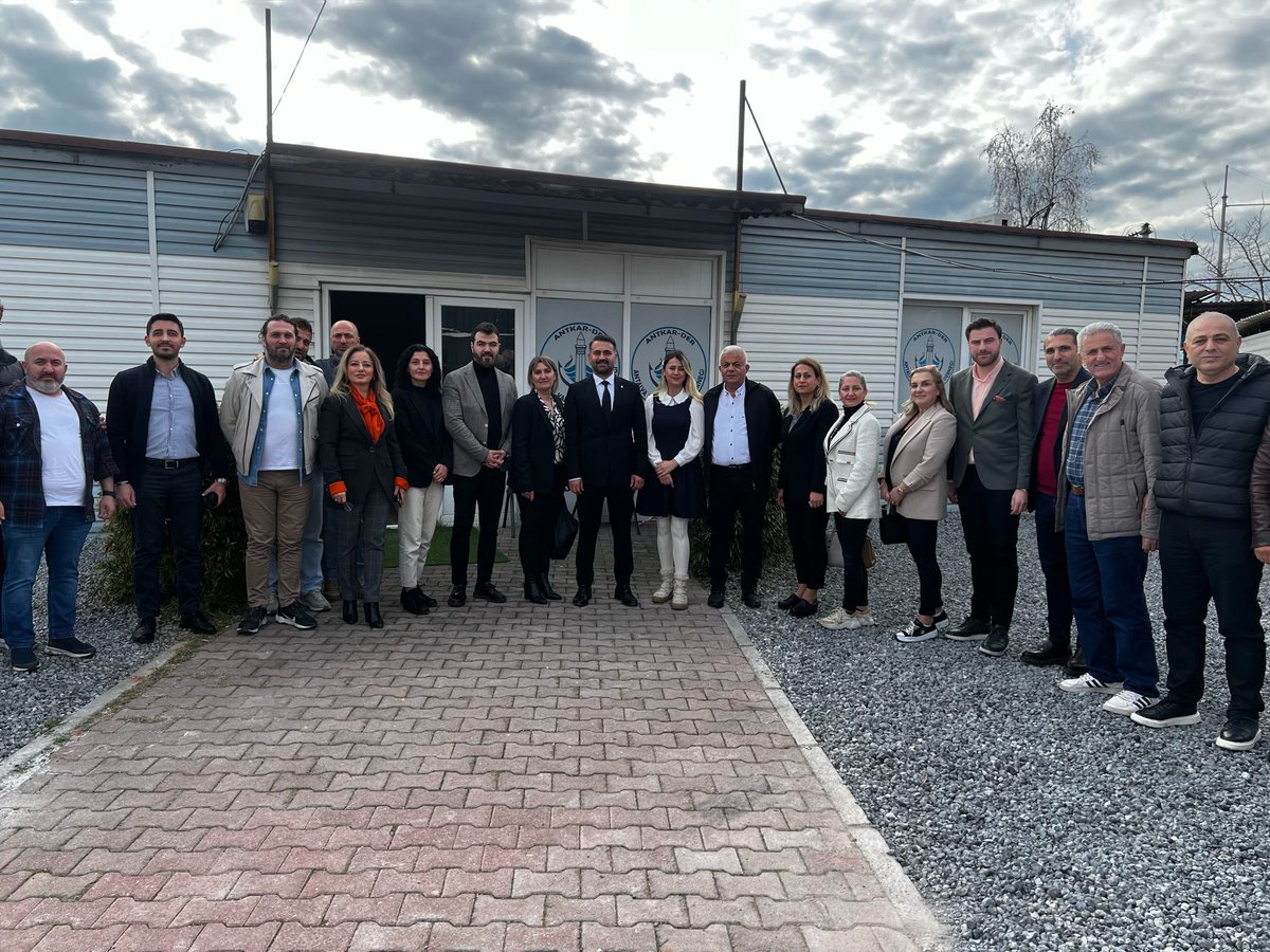 #Antalya ve Karadenizliler sevdalılarının buluştuğu ANTKAR-DER #Konyaaltı Bld. Bşk Adıyımız Şafak Çelik ve #Kepez Bld. Bşk. Adayımız Emre Karaşin ile ziyarette bulunduk. Halis Ekşi ve yönetimine misafirperverlikleri için teşekkür ederiz. 
<a href="/alibabacan/">Ali Babacan</a> <a href="/devapartisi/">DEVA Partisi</a> <a href="/ozlemarlier/">Özlem Arlıer💧</a>