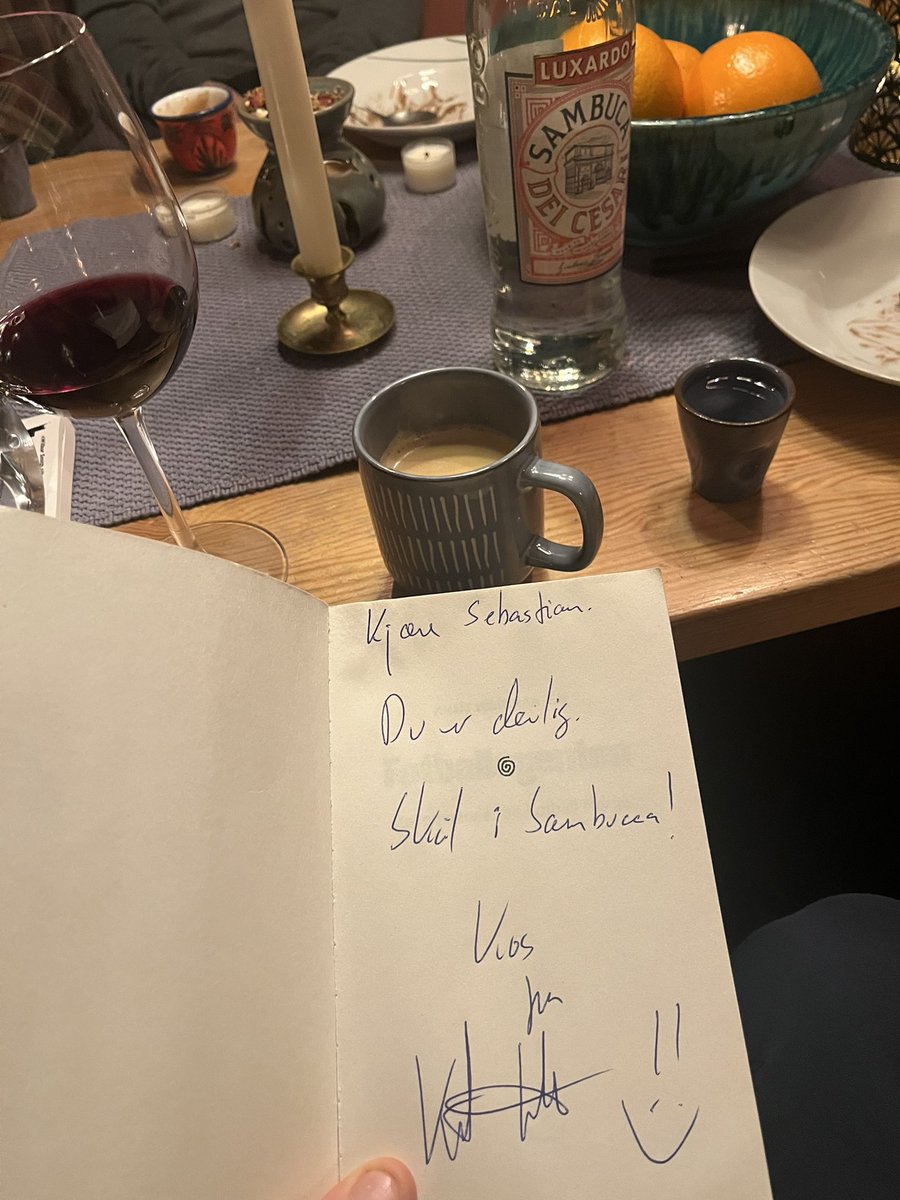 Fant fram igjen disse godbitene på hytta <a href="/fotballagenten/">Knut Høibraaten</a>. Fin helg på Haugastøl. Håper å se deg på «Stemmen» til våren. Skål, og kos 🥰