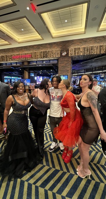 🥰😘 @theyhatelild @taylorxxvivian @TherealMsL0ndon @blairejohnsonxo https://t.co/tLRPUpFnpn<a class="tags" href="/tag/theyhatelild">@theyhatelild</a><a class="tags" href="/tag/taylorxxvivian">@taylorxxvivian</a><a class="tags" href="/tag/therealmsl0ndon">@therealmsl0ndon</a><a href="/tag/psgfcb"class="tags"><span>#psgfcb</span></a><a href="/tag/psgbarca"class="tags"><span>#psgbarca</span></a>