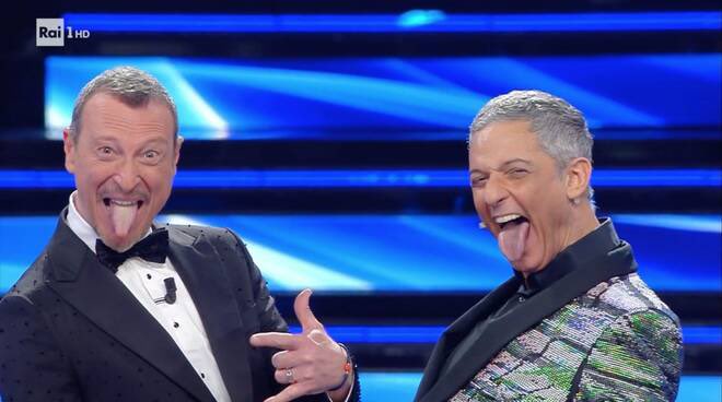 ѕαяα🌼 tweet media