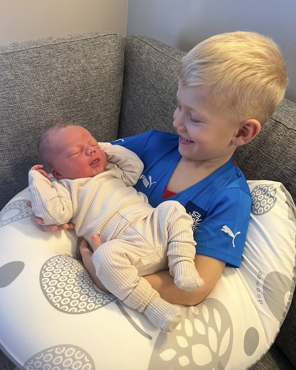 We’ve got a new member of the West Ham family! 🥹🥰 Congratulations to @dagnybrynjars and Ómar on the birth of their baby boy! 🍼