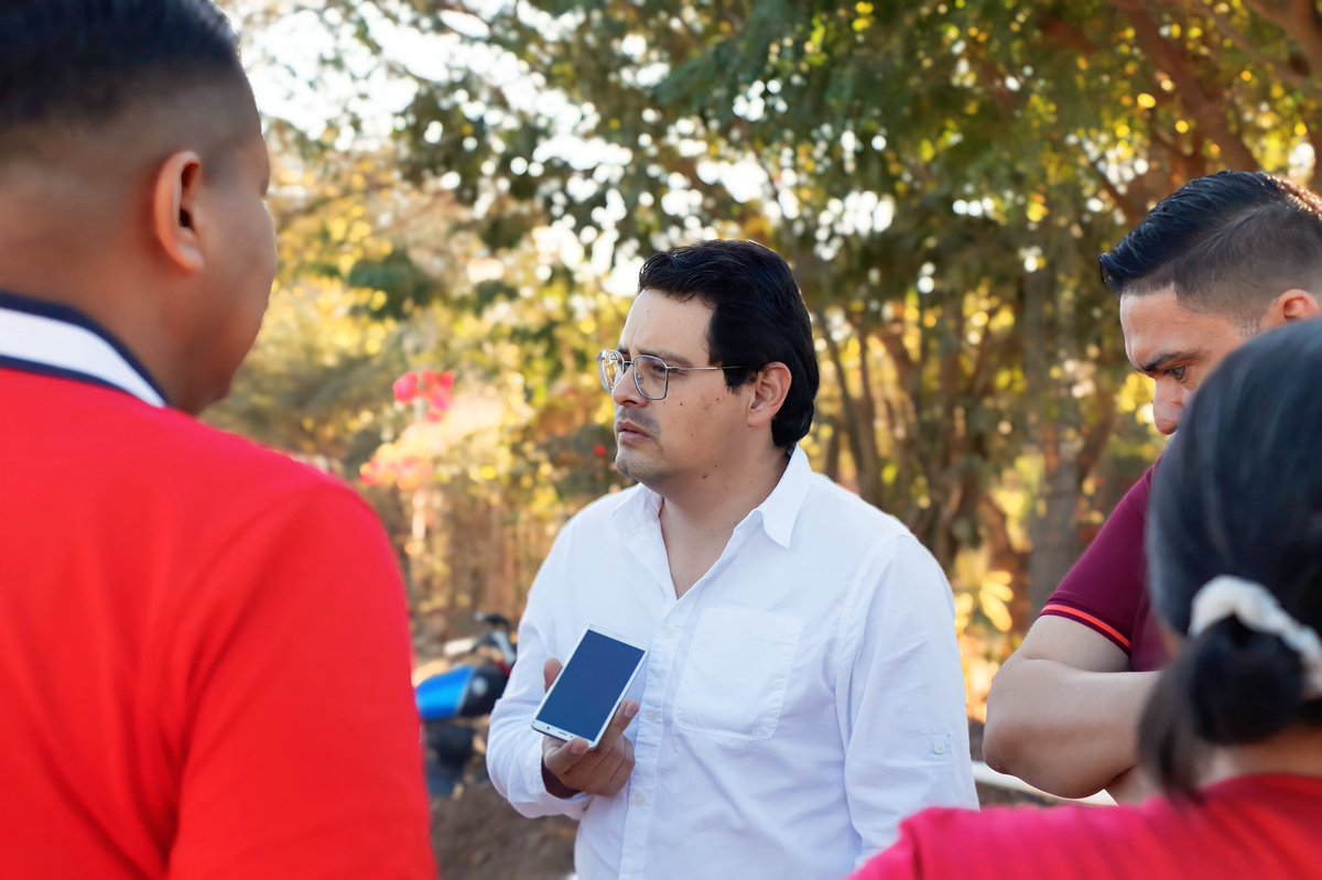 Damos inicio a la gira nacional para constatar los avances de los proyectos en ejecución del <a href="/FHIS_HN/">Fondo Hondureño de Inversión Social (FHIS)</a>. Nuestra primera parada fue en Palo Pintado, una comunidad organizada de Comayagua que avanza con su sistema de agua potable. El compromiso del gobierno de la presidenta