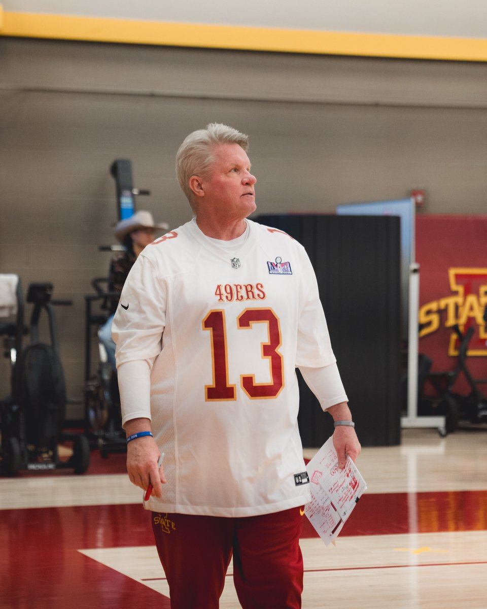 CycloneWBB's tweet photo. Pregame fit check 👀
@ISUCoachFen 🤝 @brockpurdy13 https://t.co/1kYMHLh0SI