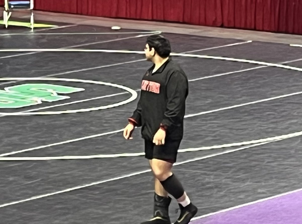 blufftontigers's tweet photo. Good luck to Bluffton’s Johnny Cruz as he competes for the IHSAA semi-state championship. #oneBluffton https://t.co/nPyWYbJiZJ